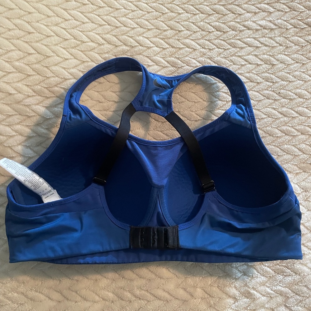 Nike bra - Picture 2 of 2